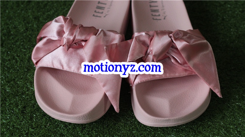 Rihanna x Puma Fenty Bow Pink Slipper